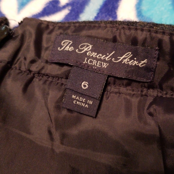 3/$20 JCrew Gray & Black Houndstooth Pencil Skirt - Picture 2 of 4